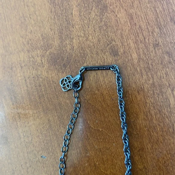 Kendra Scott Rae Pendant Necklace - Picture 5 of 5